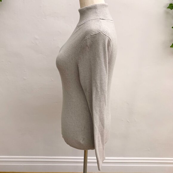Express Ribbed Gray Turtleneck Size Large - Picture 4 of 8